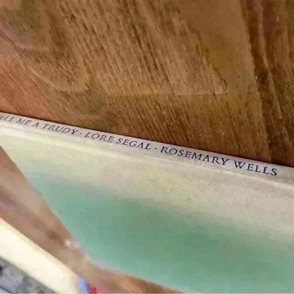 Tell Me a Trudy First Edition Signed 1977 by Lore Segal - Picture 11 of 12